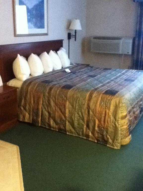 Baraga Lakeside Inn Zewnętrze zdjęcie