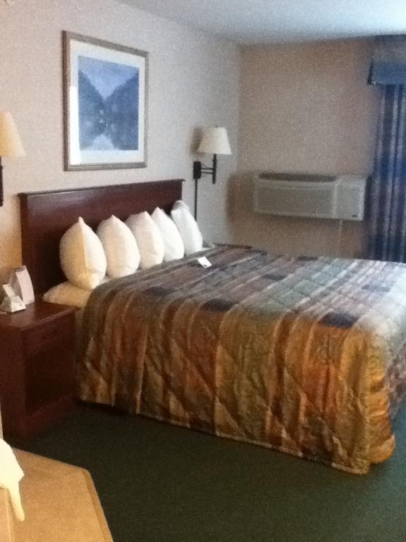Baraga Lakeside Inn Zewnętrze zdjęcie