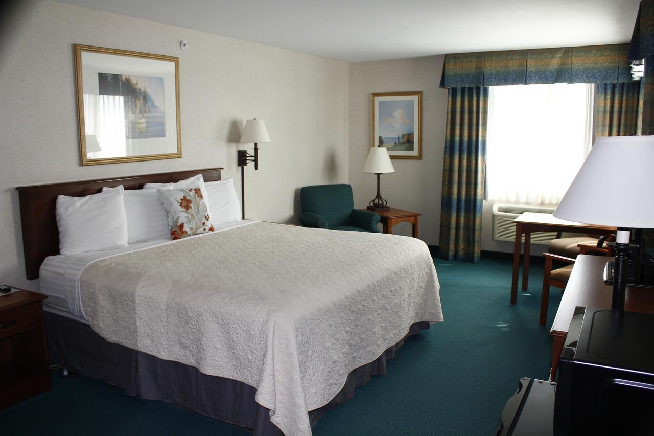 Baraga Lakeside Inn Zewnętrze zdjęcie