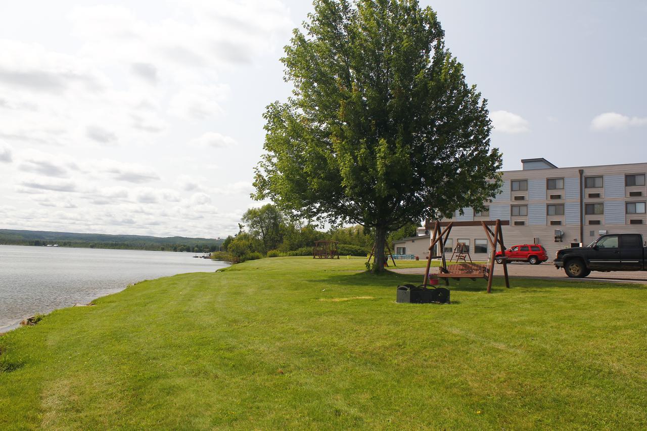 Baraga Lakeside Inn Zewnętrze zdjęcie
